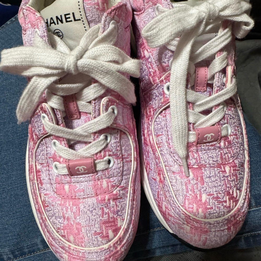 CHANEL Pink and White Tweed Sneakers